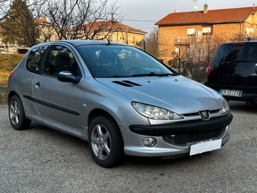 Peugeot 206 1.1 3p. XT