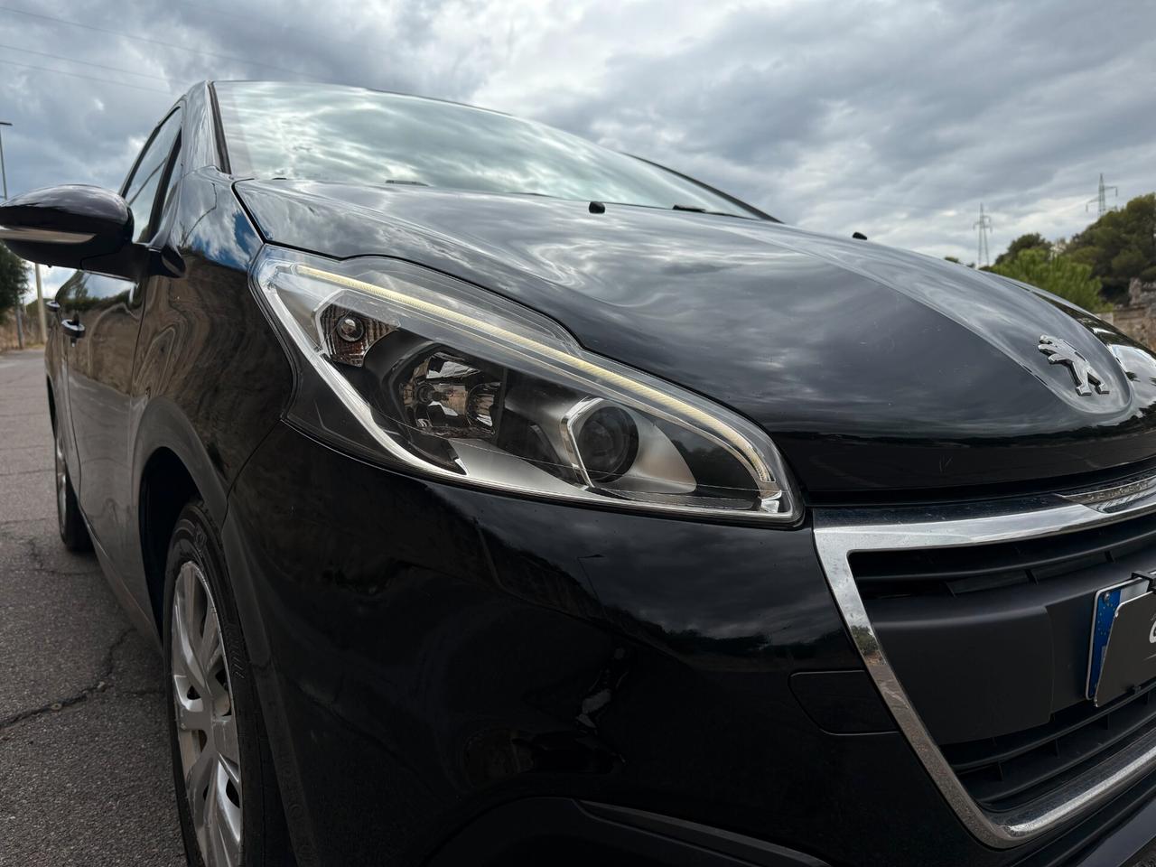 Peugeot 208 Active/1.0 68 CV/5 POSTI/CLIMA