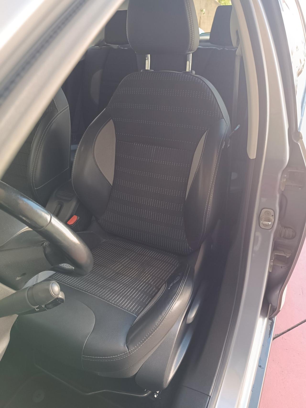Peugeot 2008 2008 1.6 bluehdi Allure 100cv my16