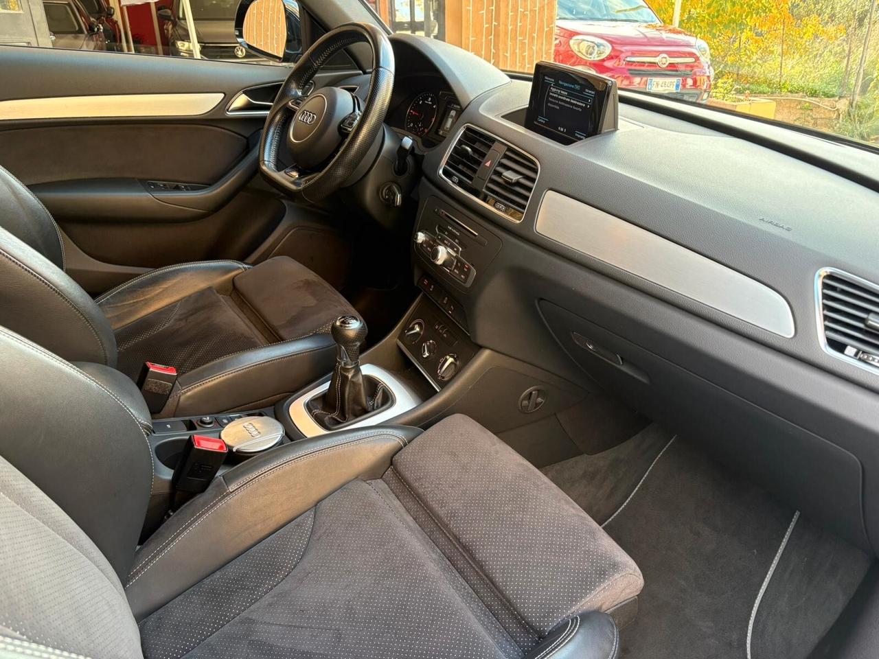 Audi Q3 2.0 TDI 120 CV S-LINE