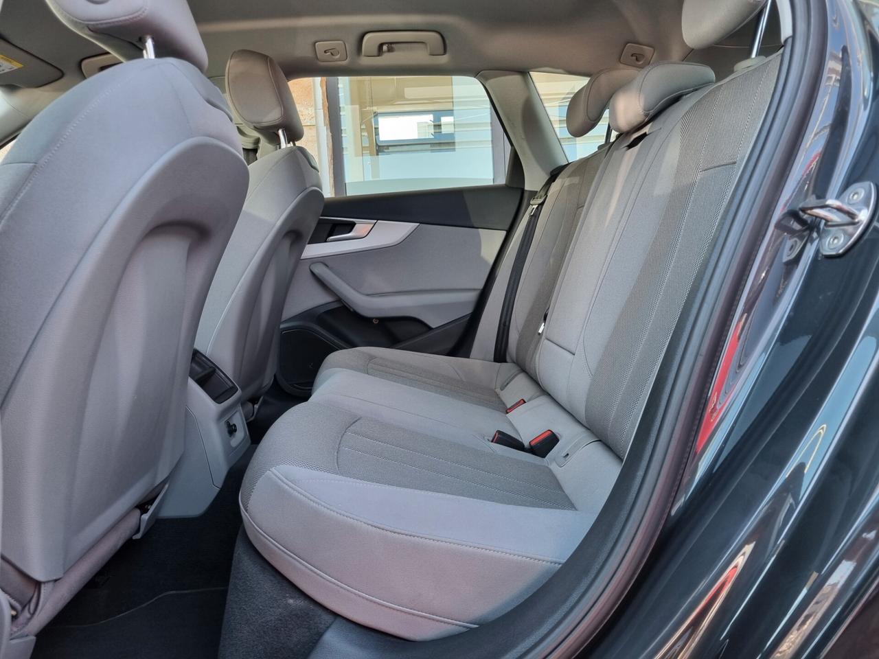 Audi A4 V Avant 30 2.0 tdi mhev 136cv s-tronic