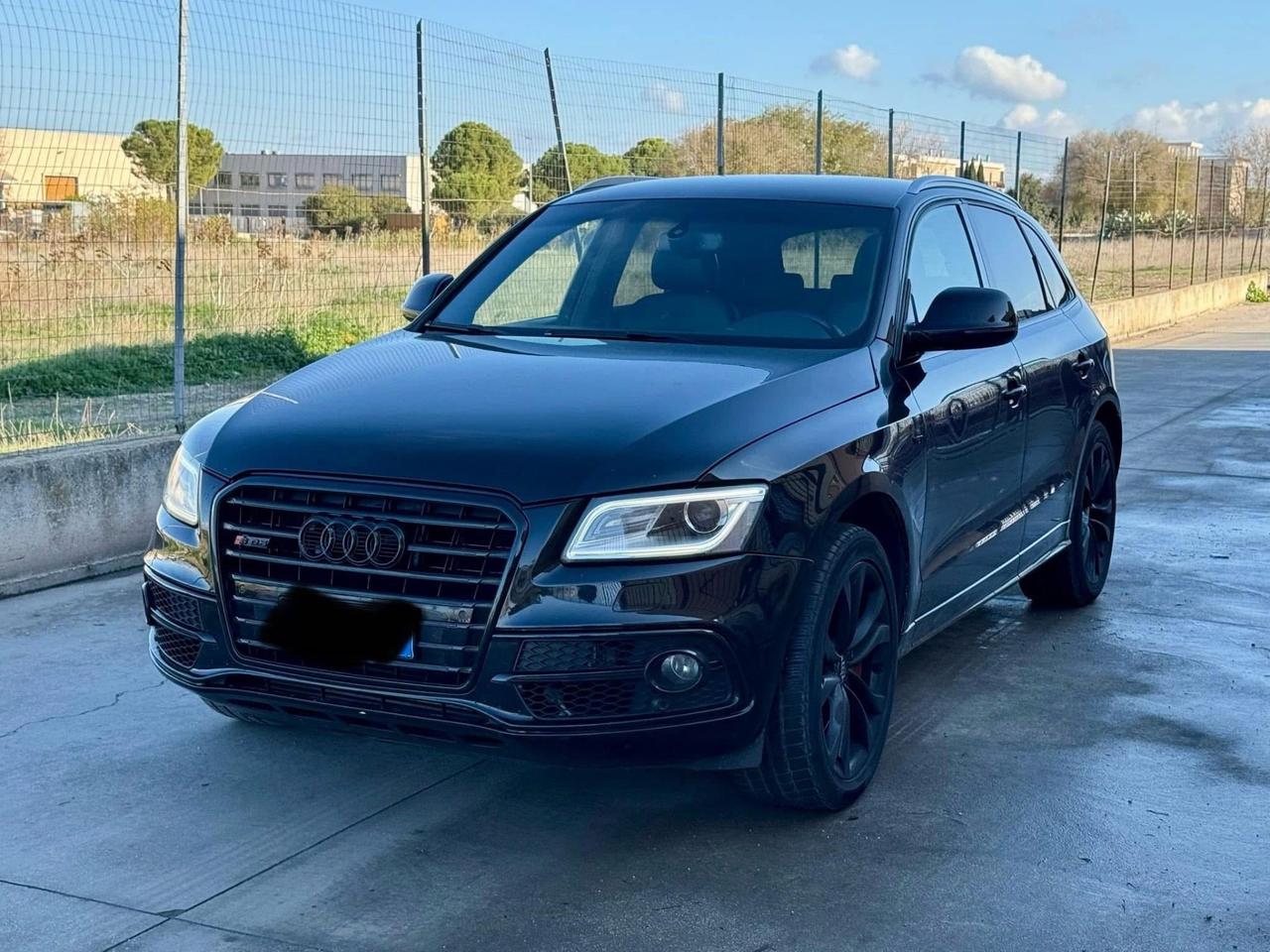 Audi SQ5 3.0 V6 TDI Biturbo 313 cv total black