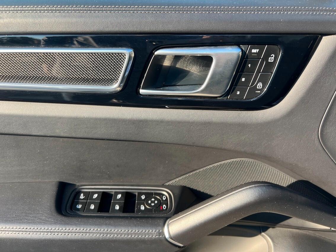 Porsche Cayenne 3.0 E-Hybrid Coupè Platinum 5 Posti tiptronic - Tetto Panoramico