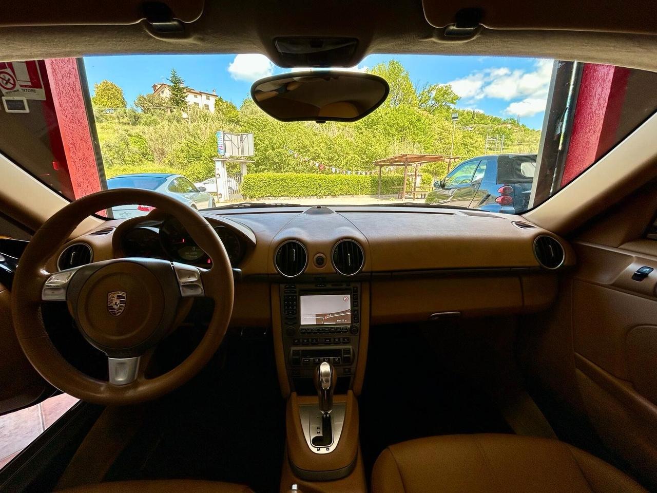 Porsche Cayman 2.7
