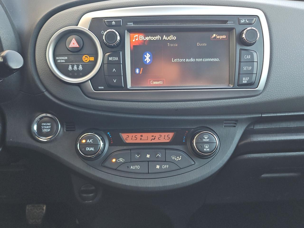 Toyota Yaris 1.4 D-4D 5 porte Trend SEDILI RISCALDABILI RETROCAMERA NAVI