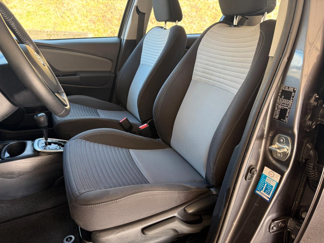 Toyota Yaris 1.5 Hybrid 5 porte Business 73cv