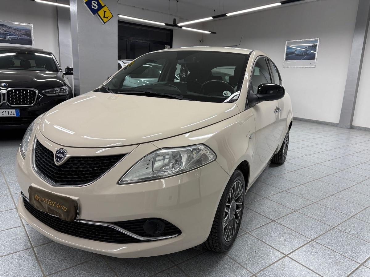 LANCIA Ypsilon 1.2 69 CV 5p. Platinum