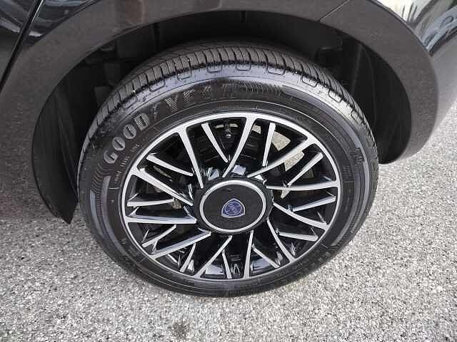 Lancia Ypsilon 1.0 FireFly 5 porte S&S Hybrid Platino