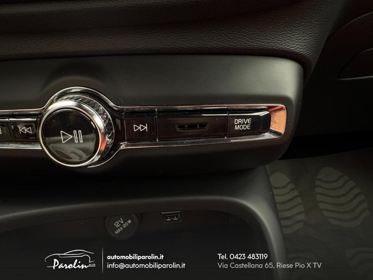 Volvo XC40 1.5 t5 phev Inscription Pelle-Park360-LED