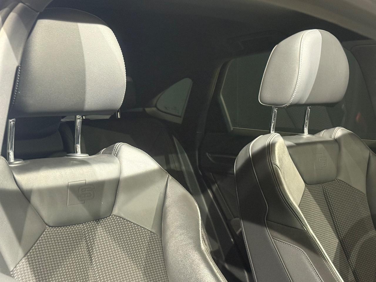 Audi Q3 35 TDI S tronic S-LINE edition