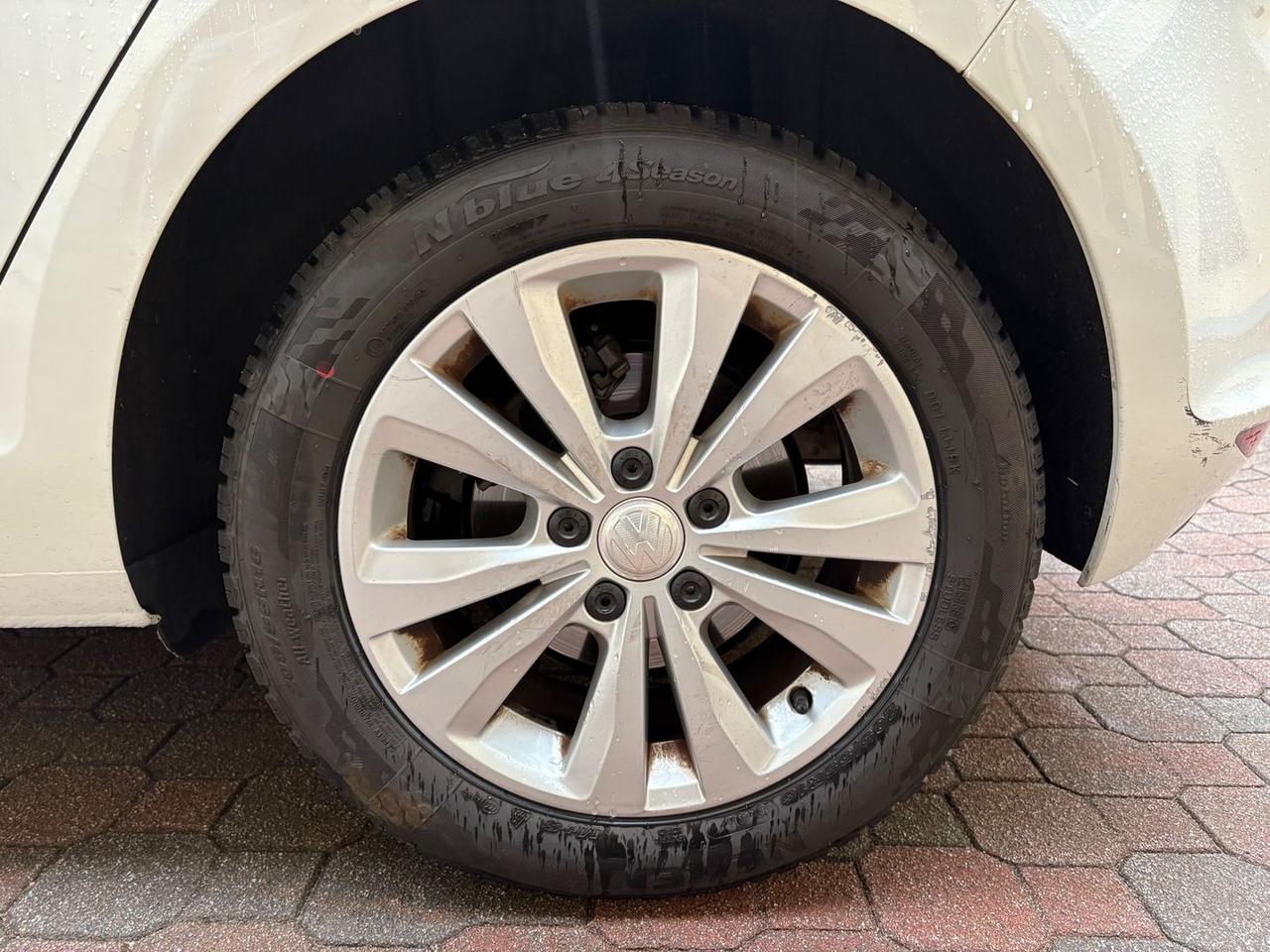 Volkswagen Golf 1.6 TDI Bluemotion #7595