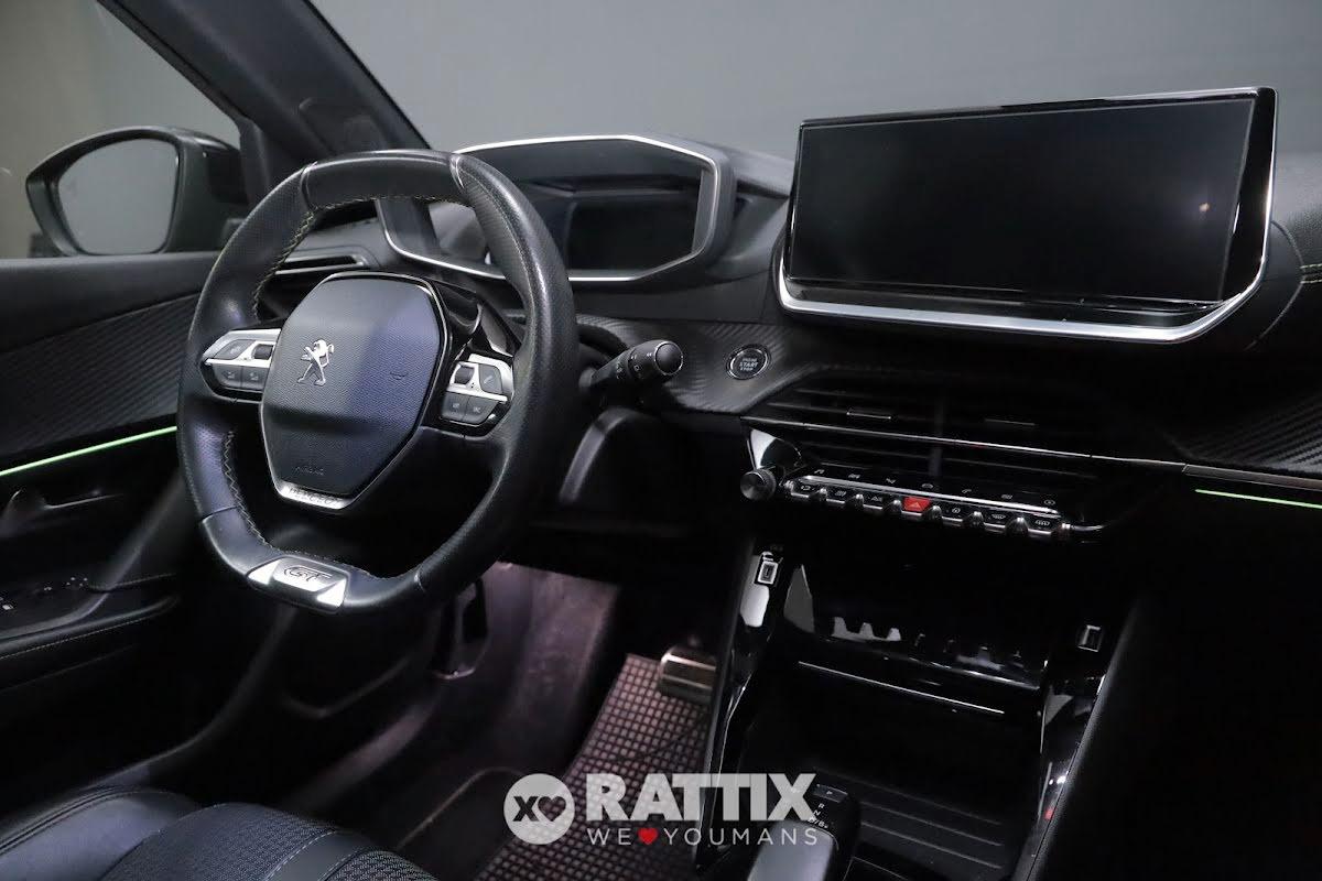 Peugeot e-2008 motore elettrico 100kW GT