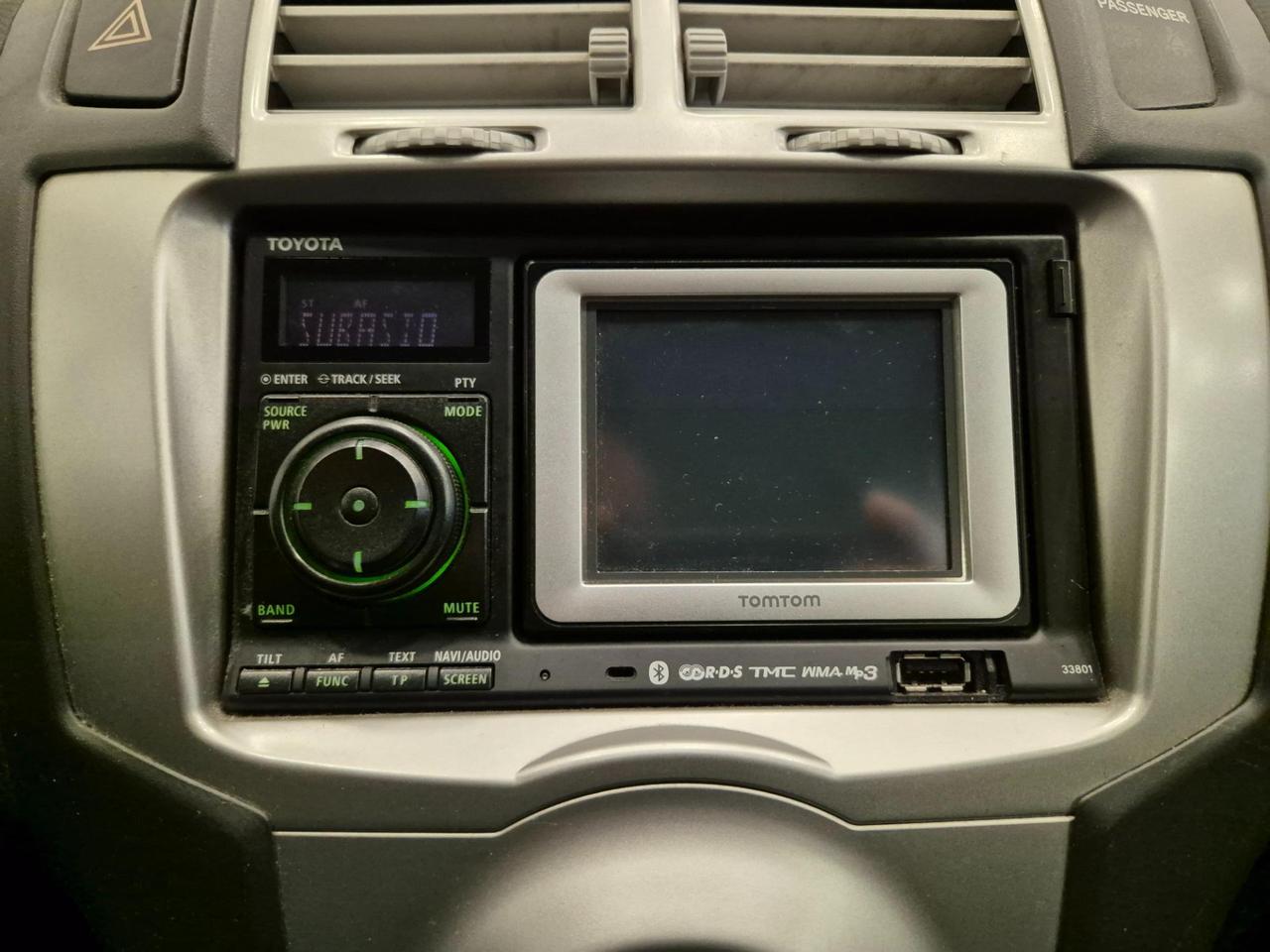 Toyota Yaris 5p 1.3 Navy - NEOPATENTATI - Navi - Clima