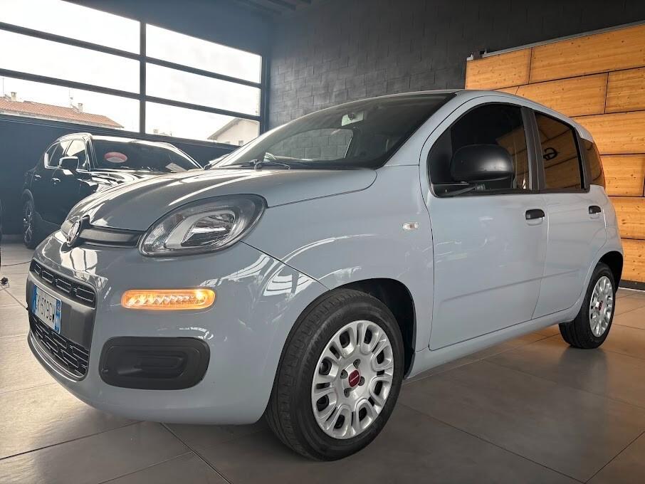 Fiat Panda 1.0 Hybrid 38.000km NEOPATENTATI + APPLE CARPLAY