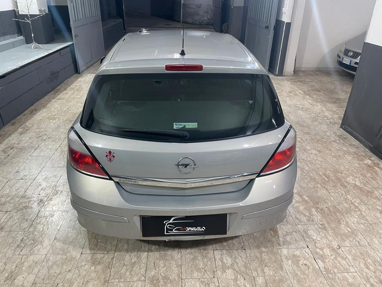 Opel Astra 1.4 16V Twinport 5 porte Enjoy