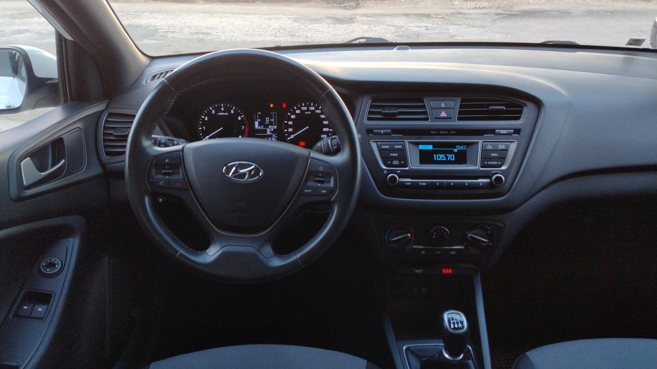 Hyundai i20 1.2 75CV NEOPATENTATI - 2017