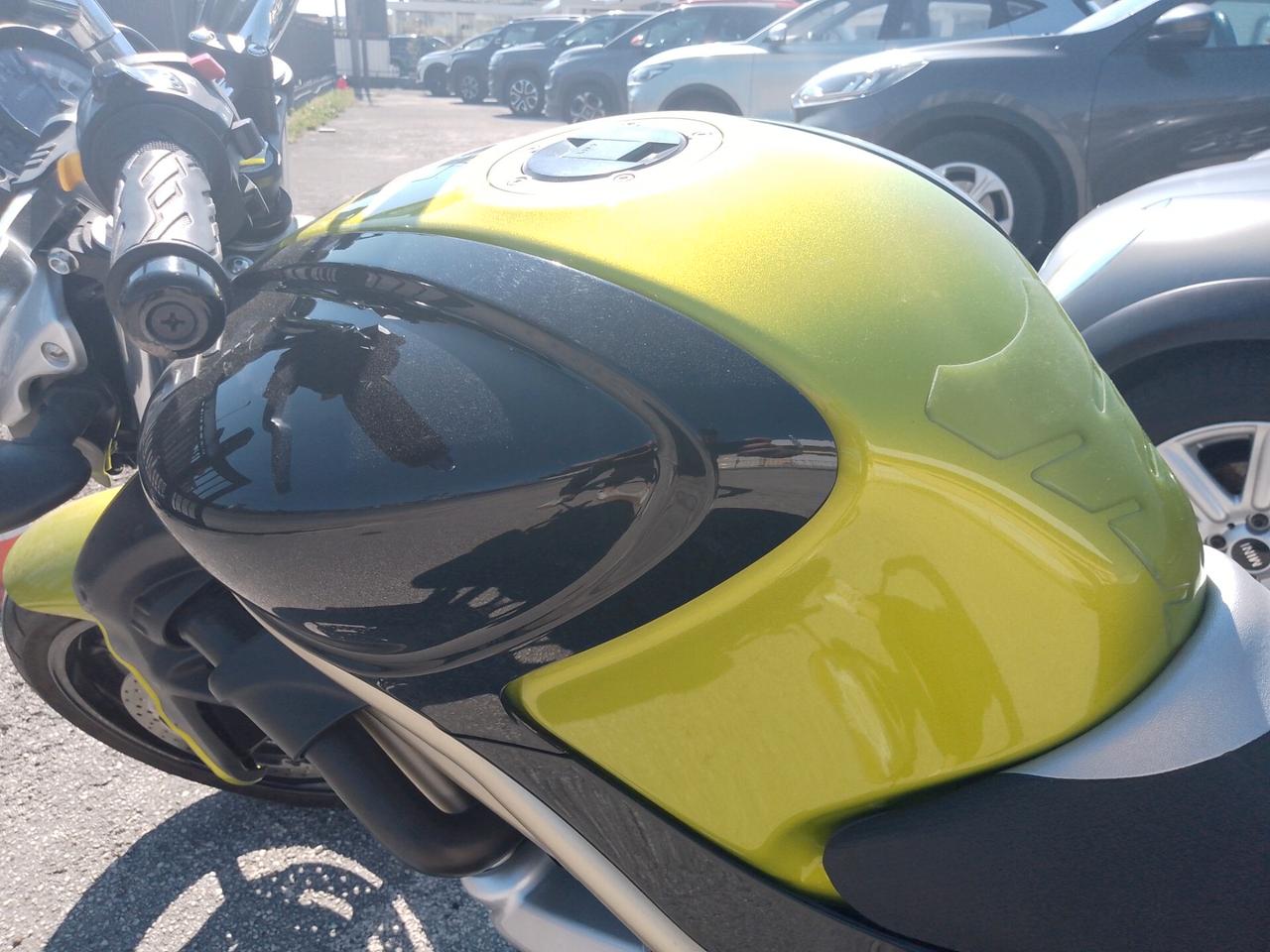 Suzuki Gladius 650 POCHISSIMI CHILOMETRI - PARI AL NUOVO