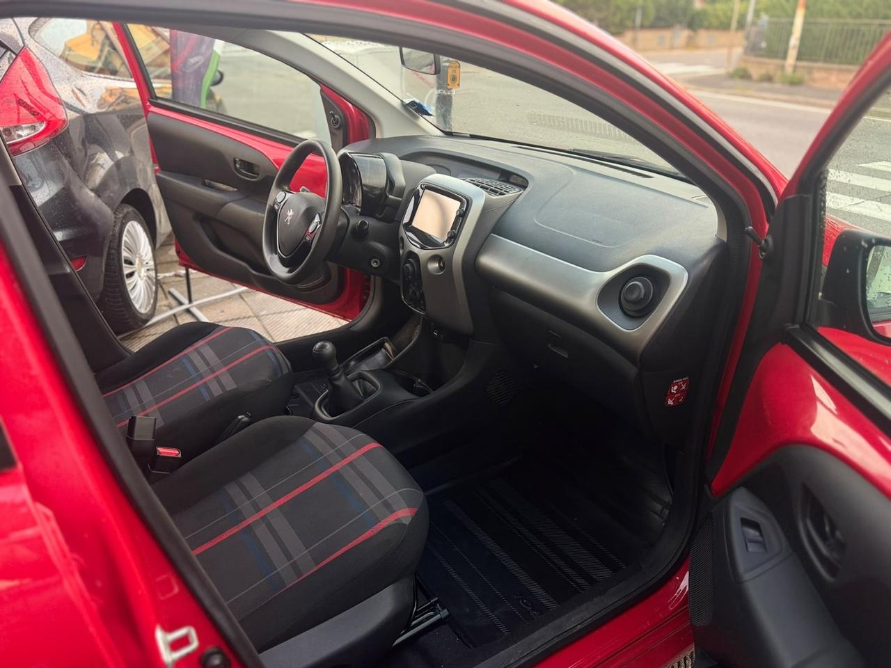 Peugeot 108 VTi 69 5 porte Allure TOP!