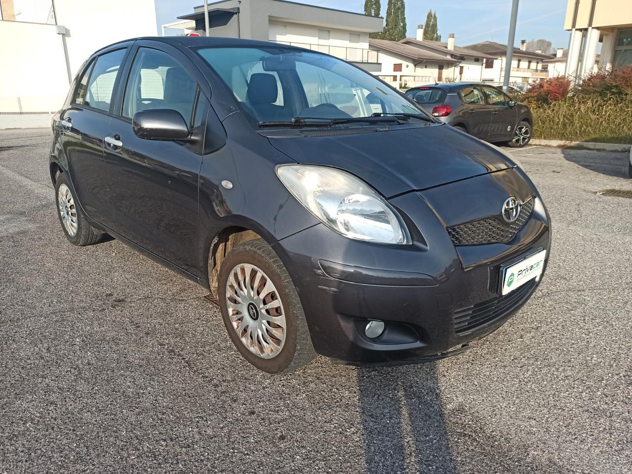 Toyota Yaris 1.0 5 porte