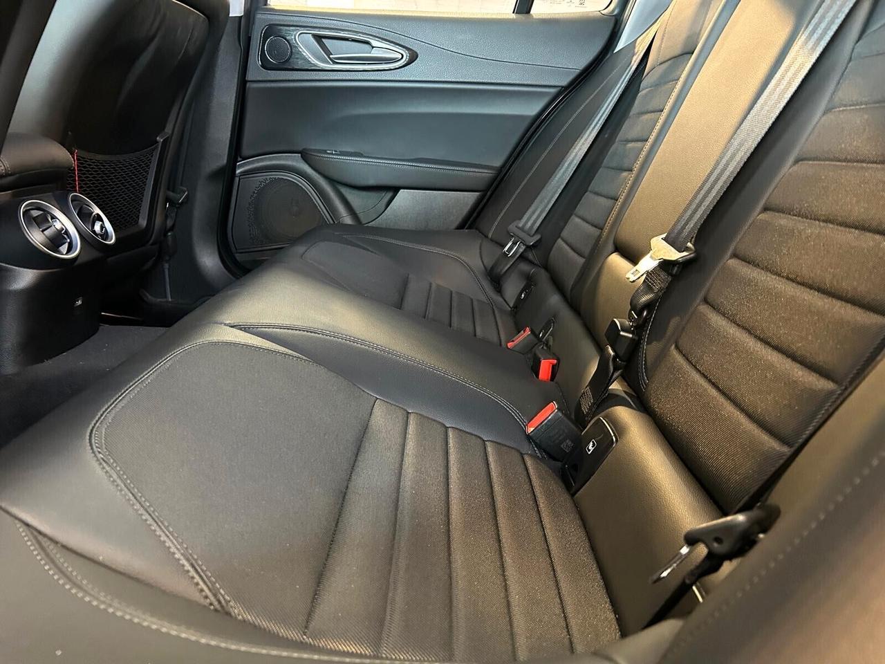 Alfa Romeo Giulia EXECUTIVE 2.2 Turbodiesel AT8 Q4 AWD SPOTICAR