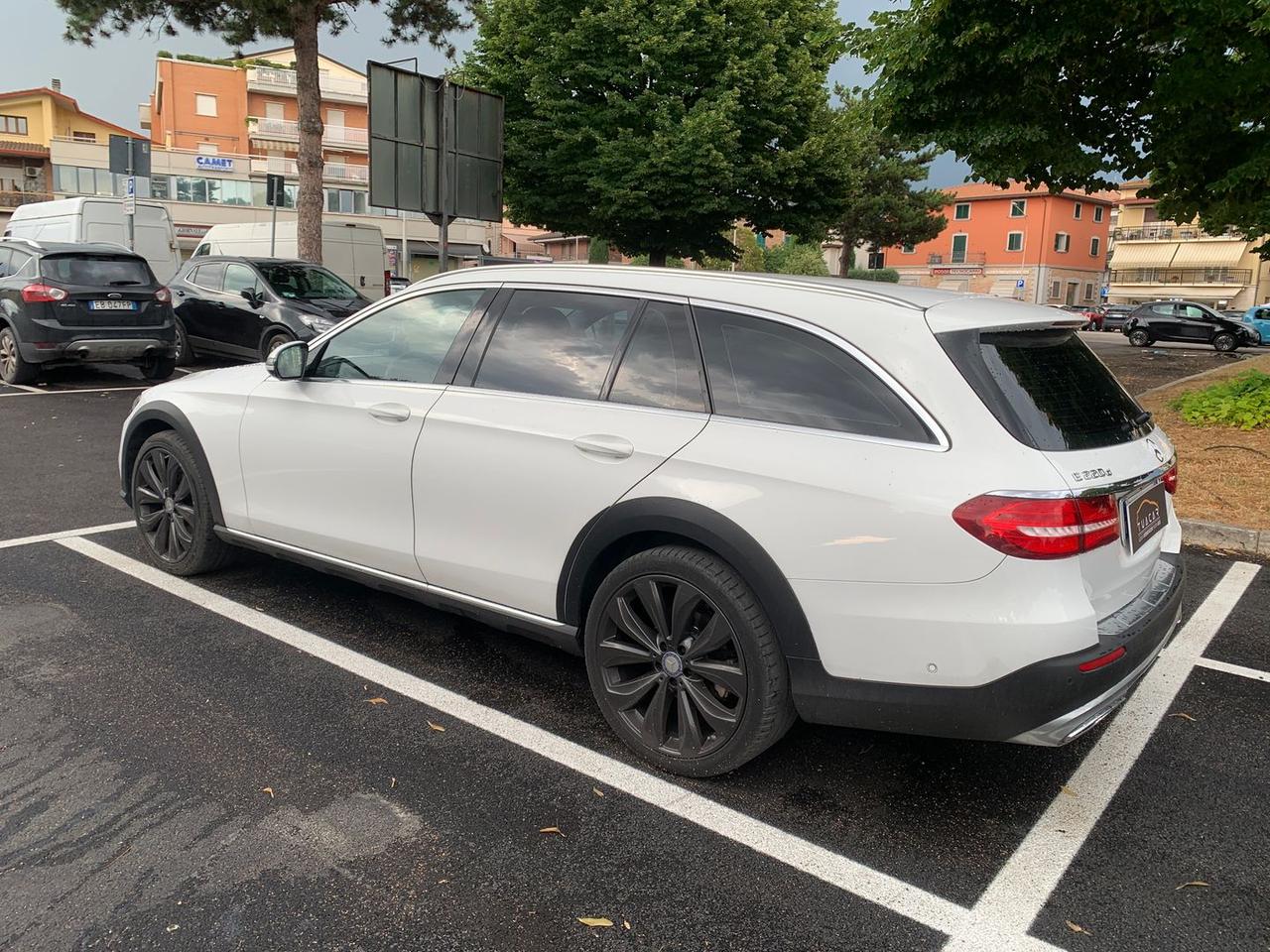 Mercedes-Benz E 220 E-Class E #6086