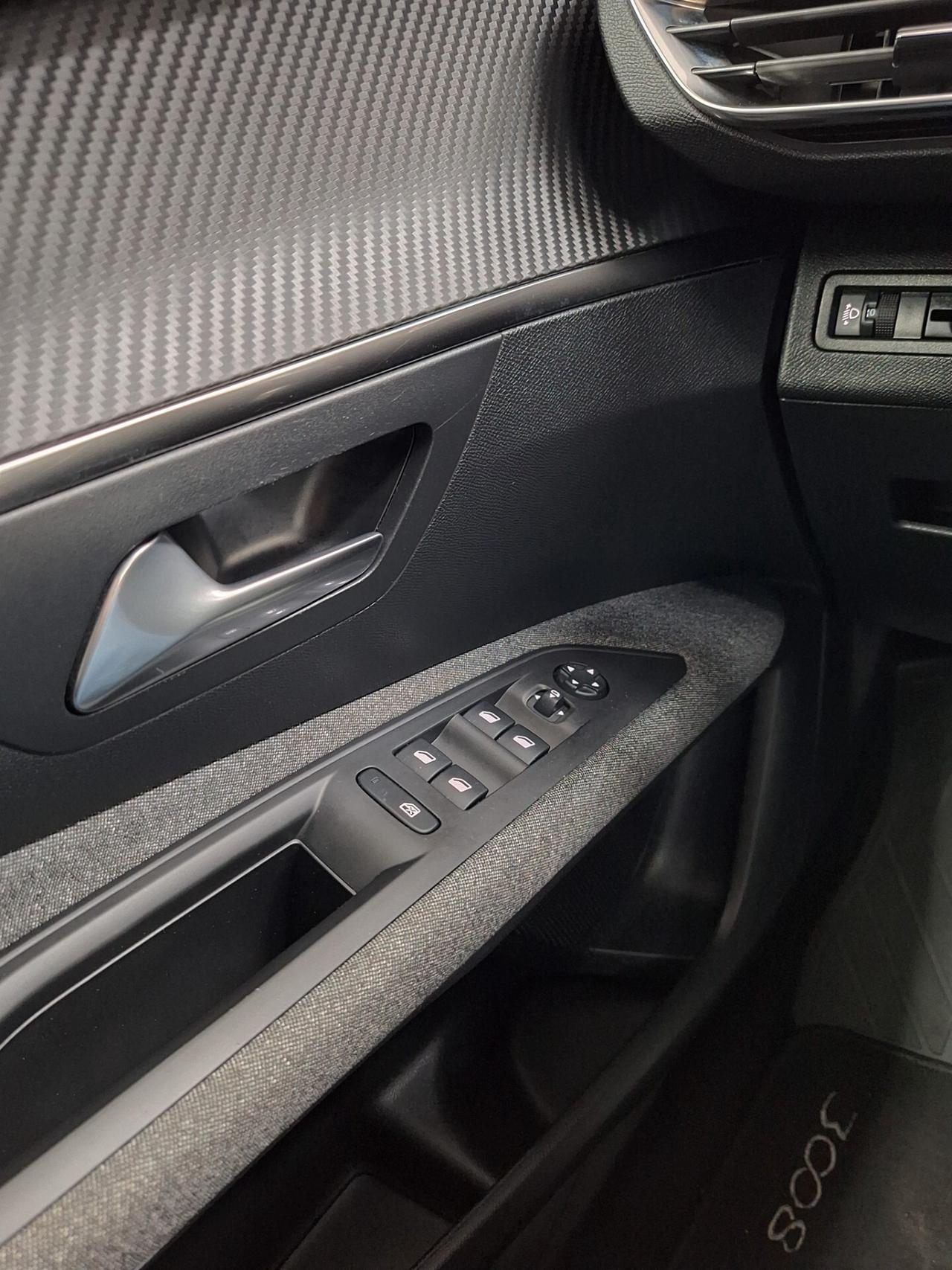 Peugeot 3008 Business 1.5 BlueHDi 130cv