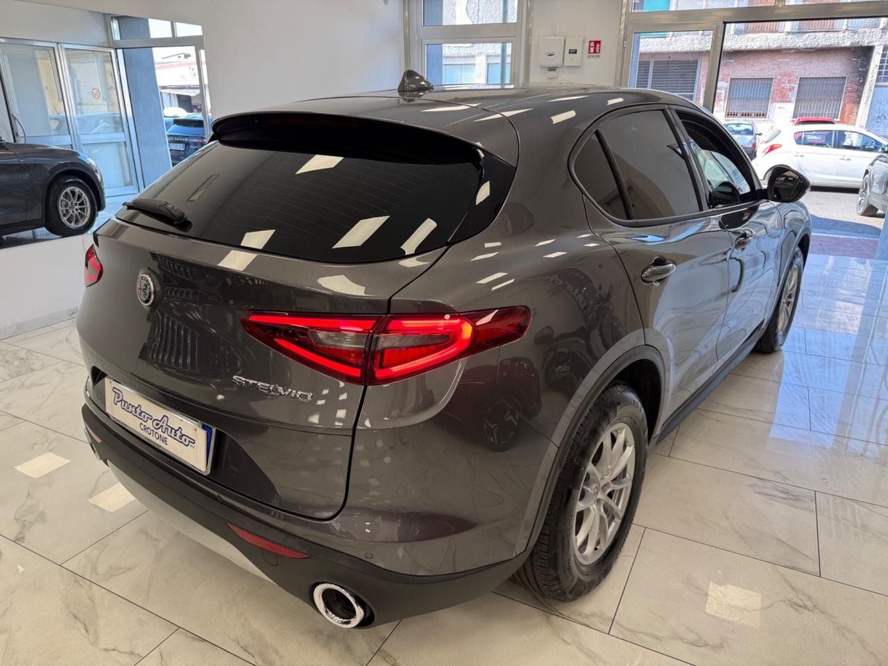 Alfa Romeo Stelvio 2.2 Turbodiesel 160 CV AT8 RWD