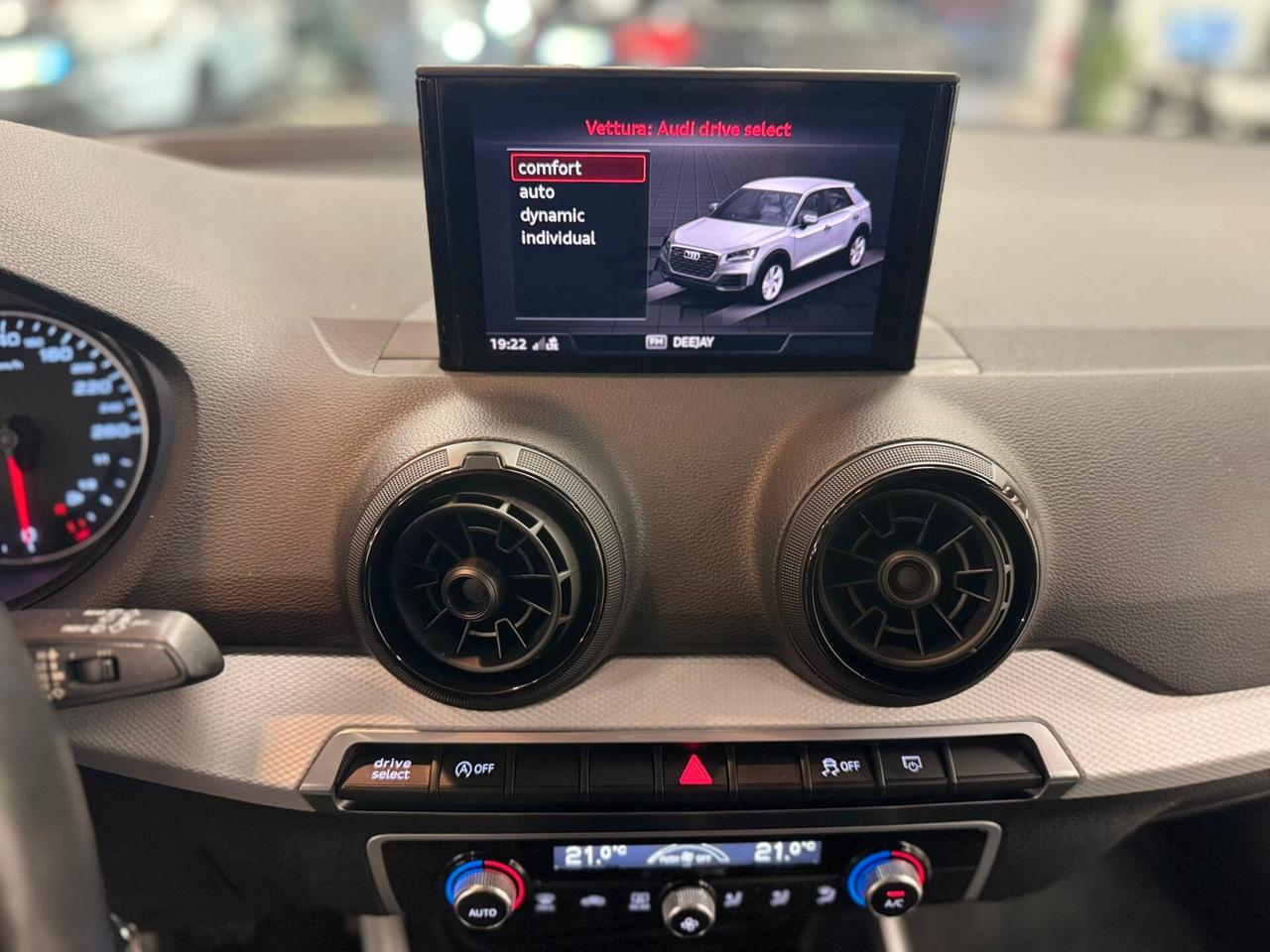 Audi Q2 1.6 TDI S tronic 116cv S-line