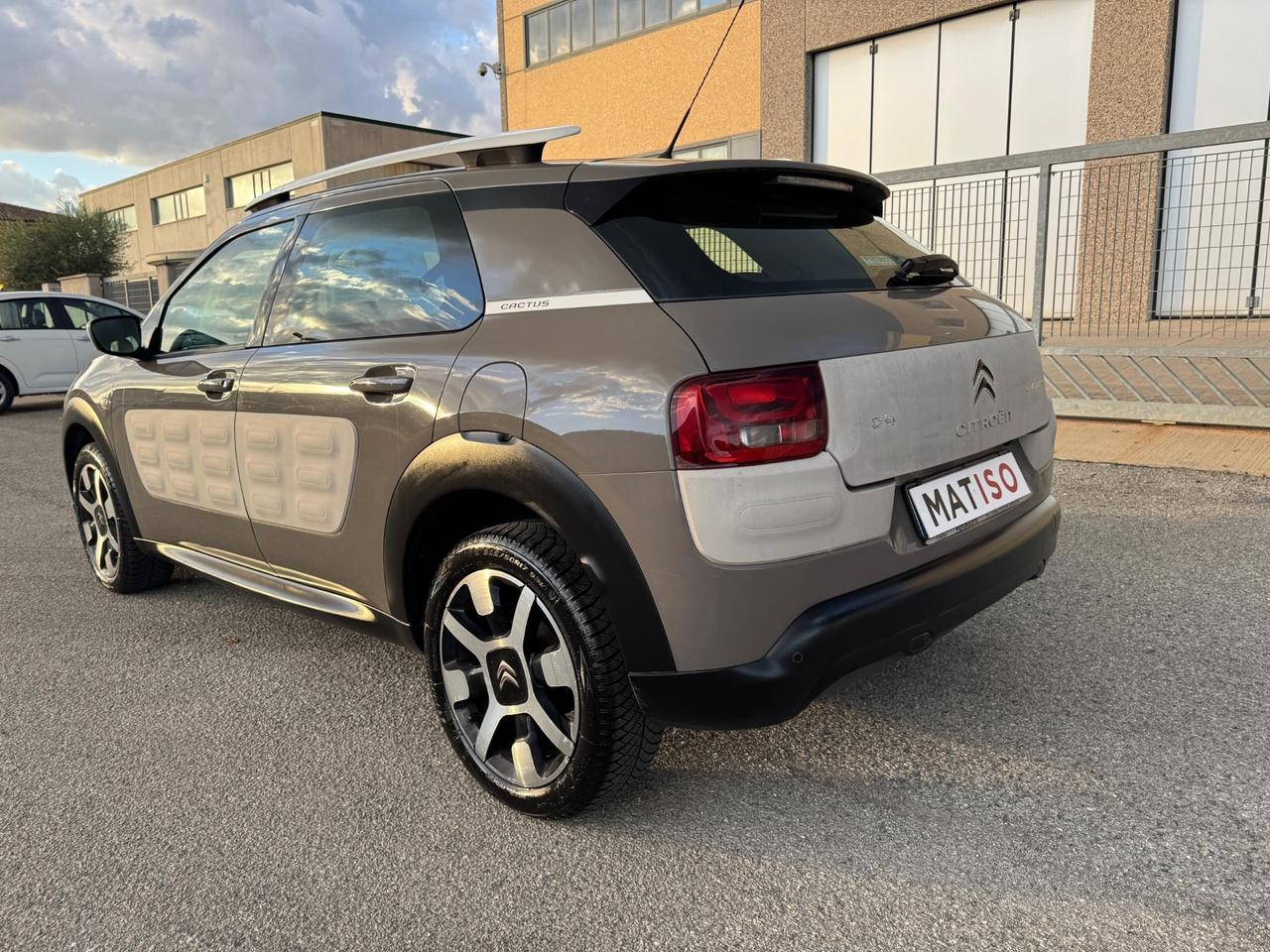 Citroen C4 Cactus PureTech 82 Shine 122000 km