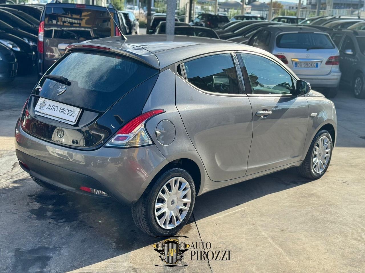 LANCIA YPSILON 1.2 BENZ/GPL 2014