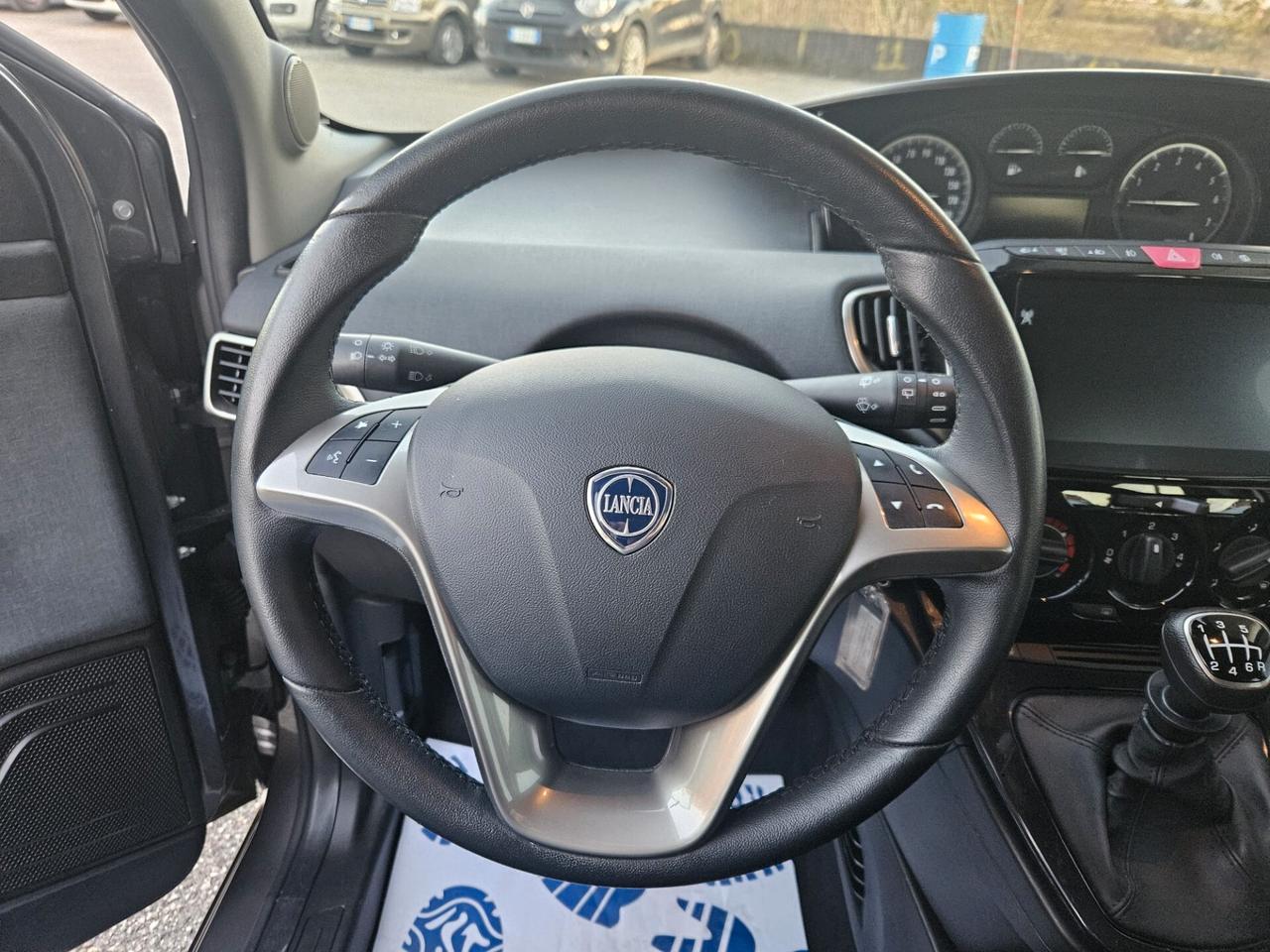 Lancia Ypsilon 1.0 FireFly 5 porte S&S Hybrid Gold