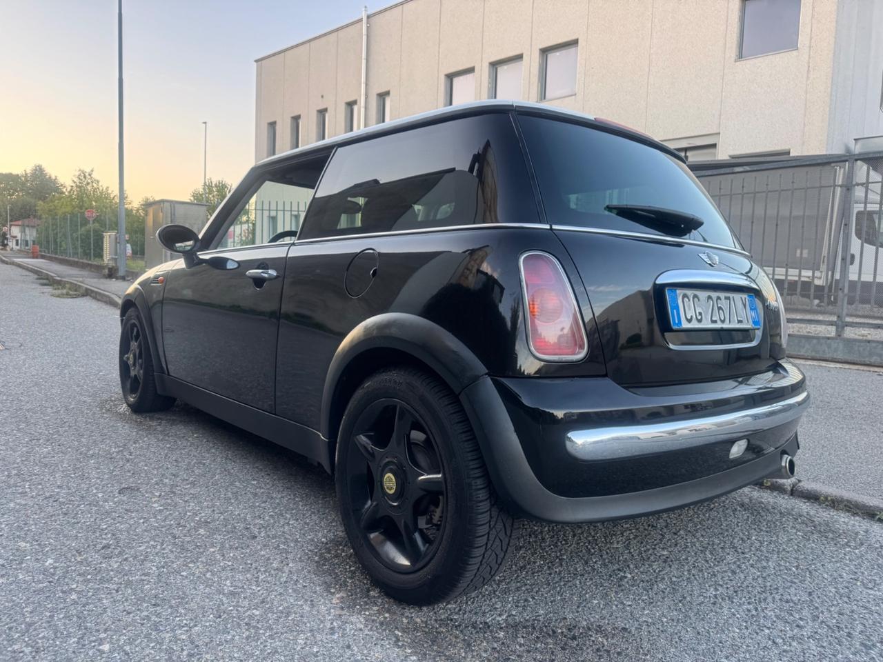 Mini cooper idonea ai neopatentati gomme e frizione nuove