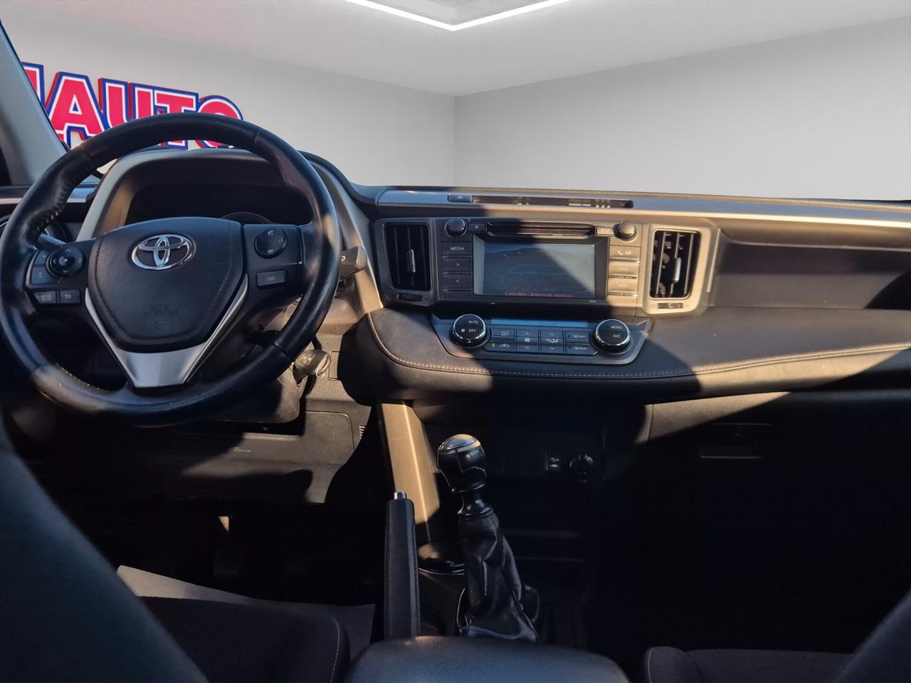 Toyota RAV 4 RAV4 2.0 D-4D 2WD Style White Ed.