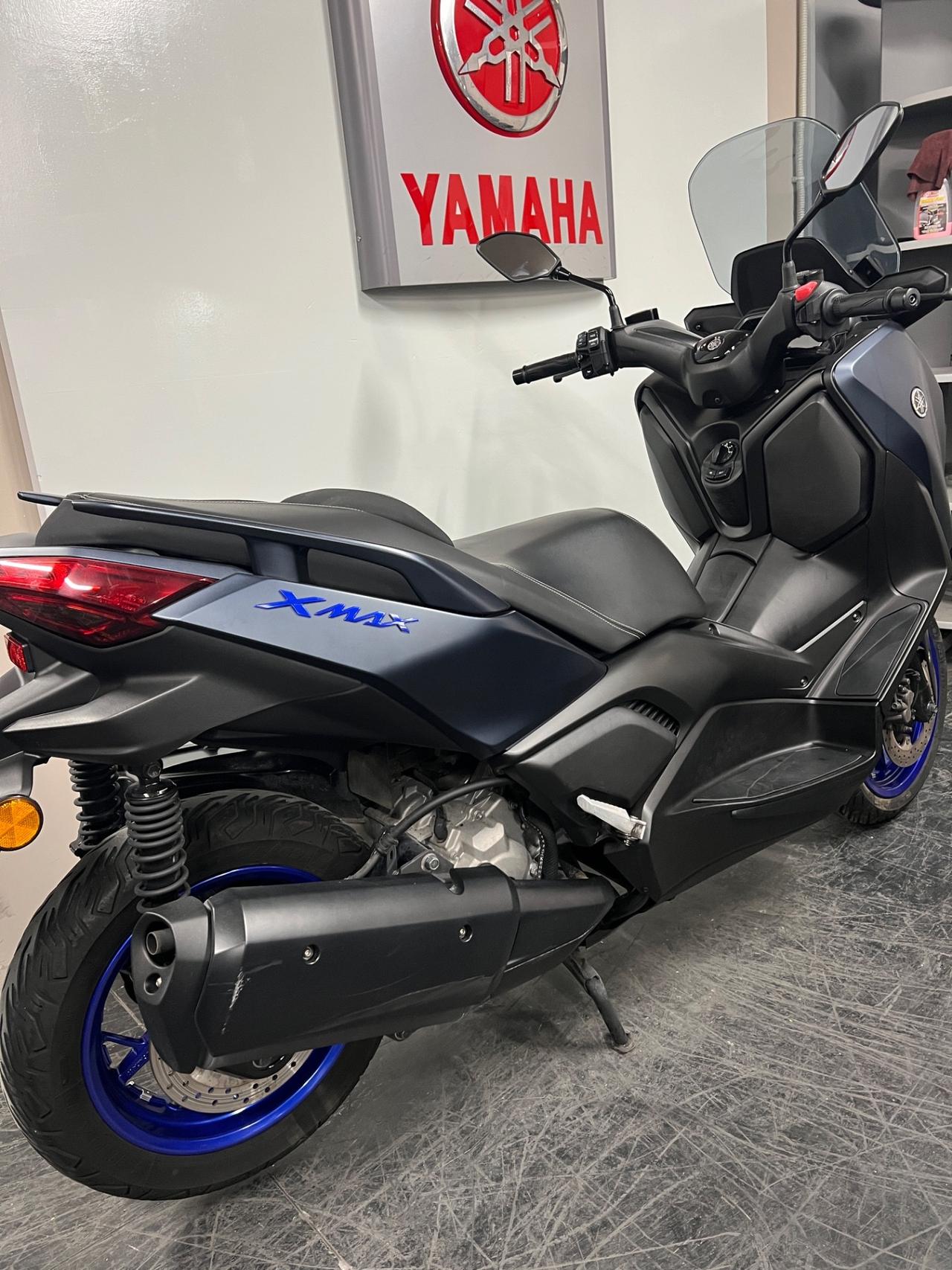 Yamaha X-Max 300