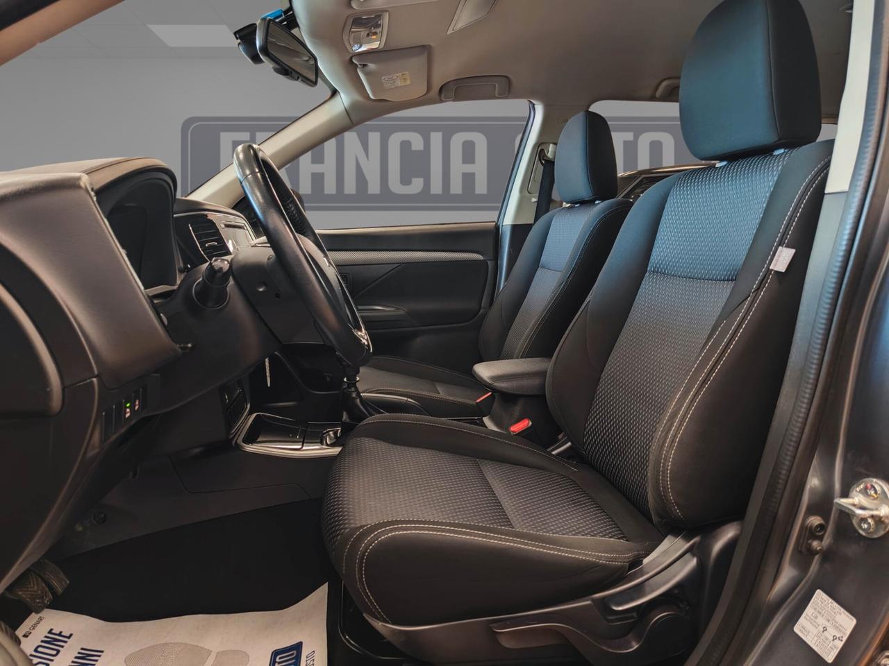 Mitsubishi Outlander 2.2 DI-D 4WD Instyle