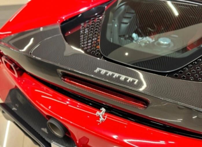 Ferrari SF90 CABRIO SPIDER FULL CARBON FIORAN