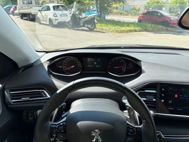 Peugeot 308 BlueHDi 130 S&S Allure
