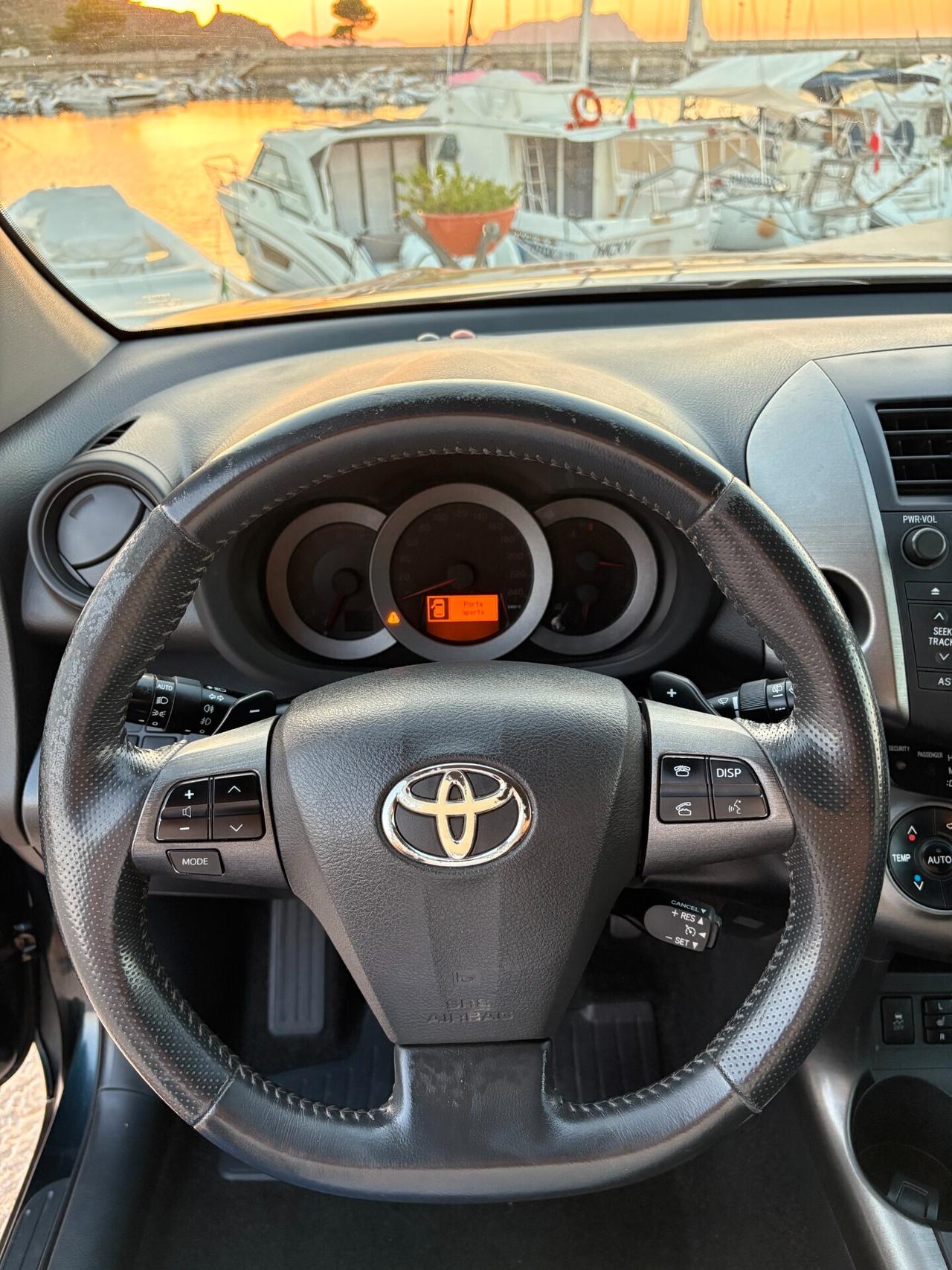 Toyota RAV 4 RAV4 2.2 D-4D 150 CV Lounge
