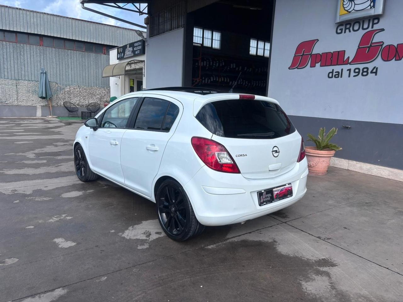 Opel Corsa 1.2 5 porte Cosmo