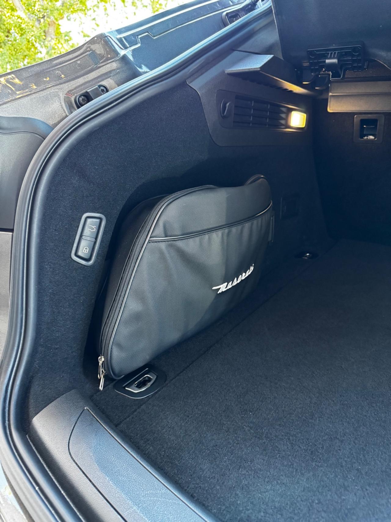 Maserati Levante V6 AWD Gransport