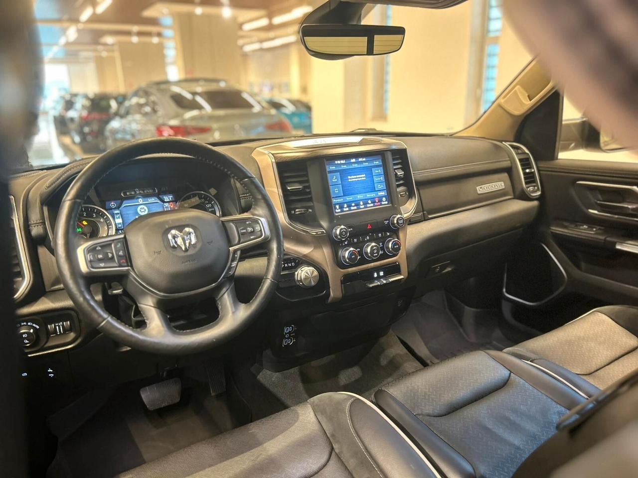Dodge RAM 1500 5.7 LARAMIE CAB 4WD 395CV auto