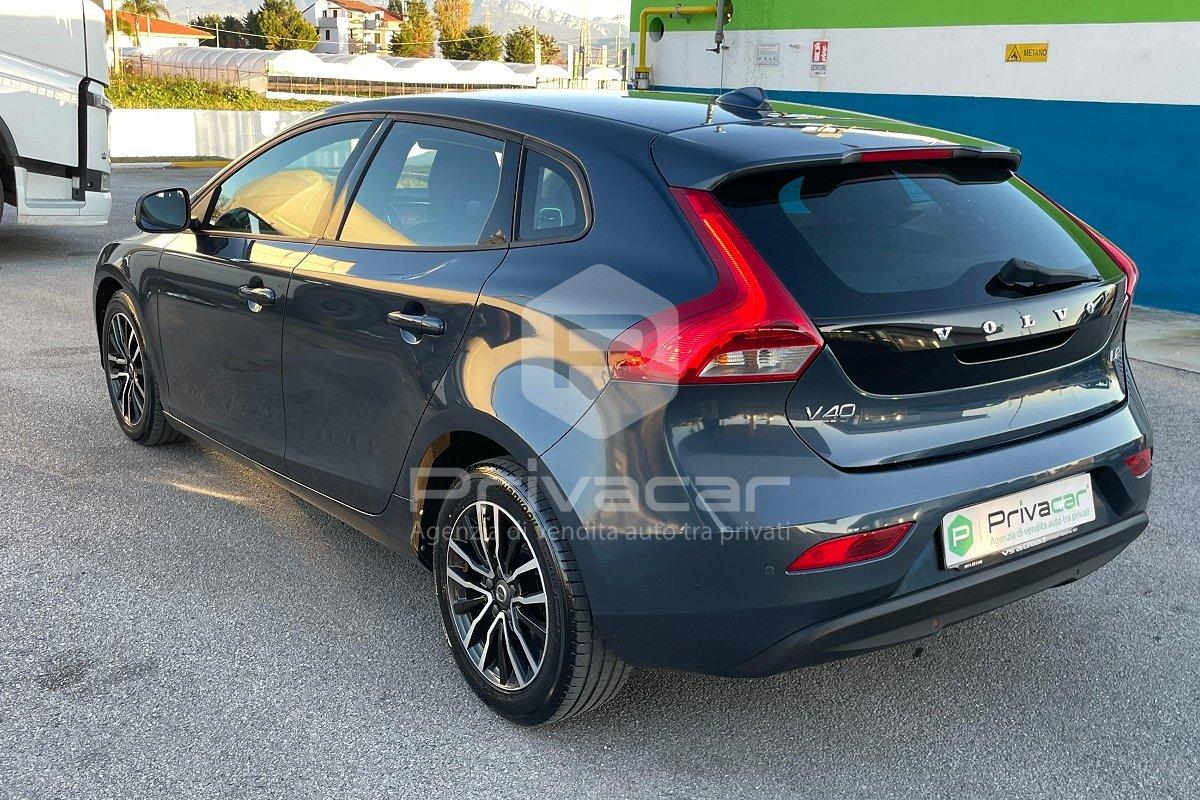 VOLVO V40 D2 Momentum