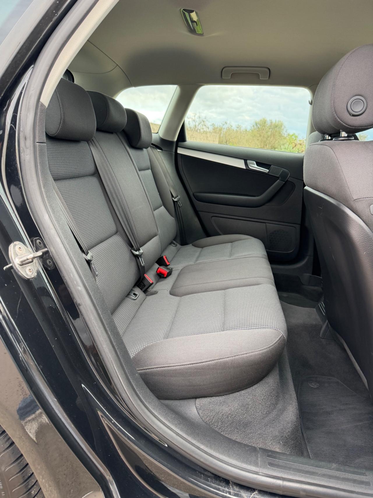 Audi A3 SPB 1.6 TDI 105 CV CR Attraction