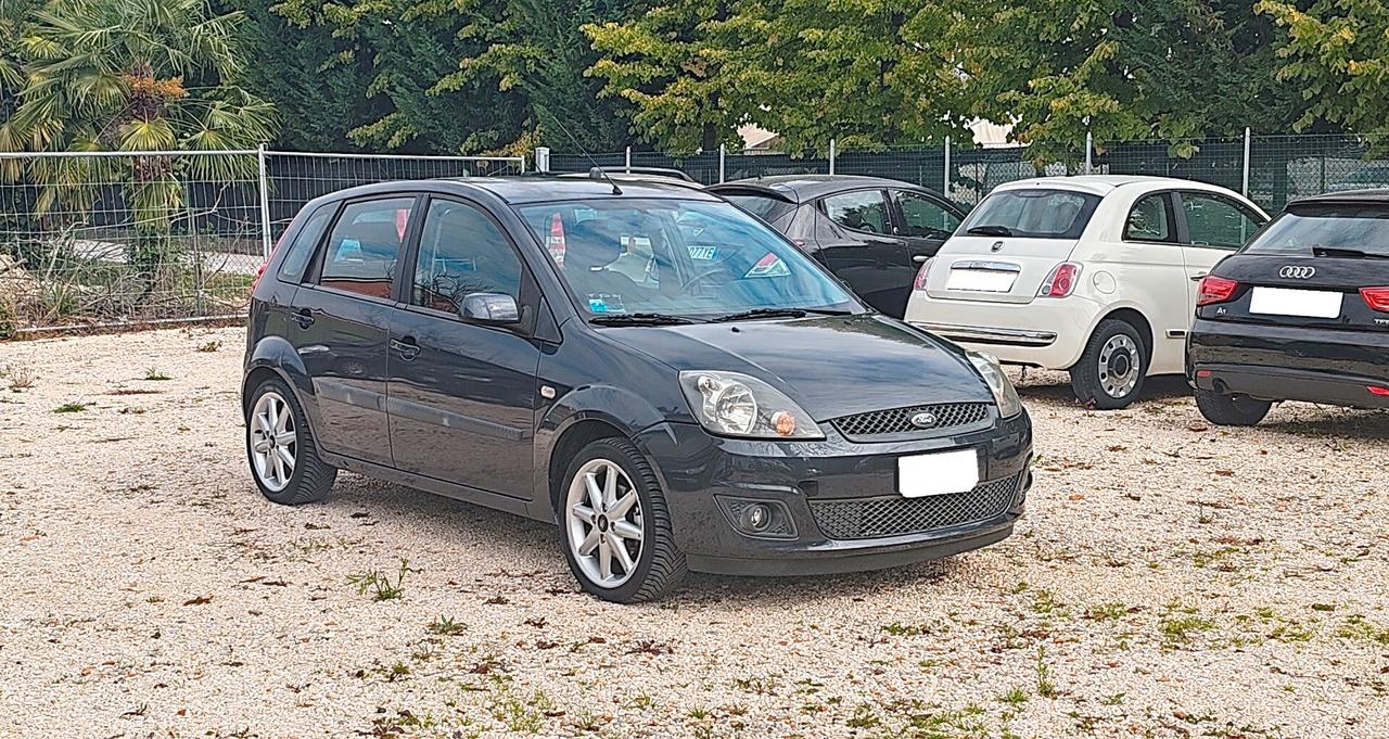 Ford Fiesta 1.2 16V 5p. Ghia OK NEOPATENTATI