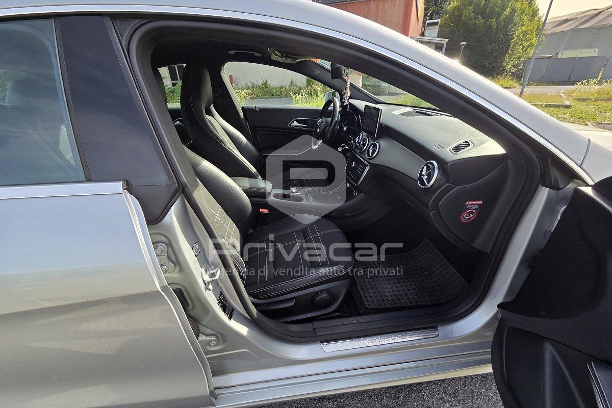 MERCEDES CLA 220 d Automatic Premium Dark Night