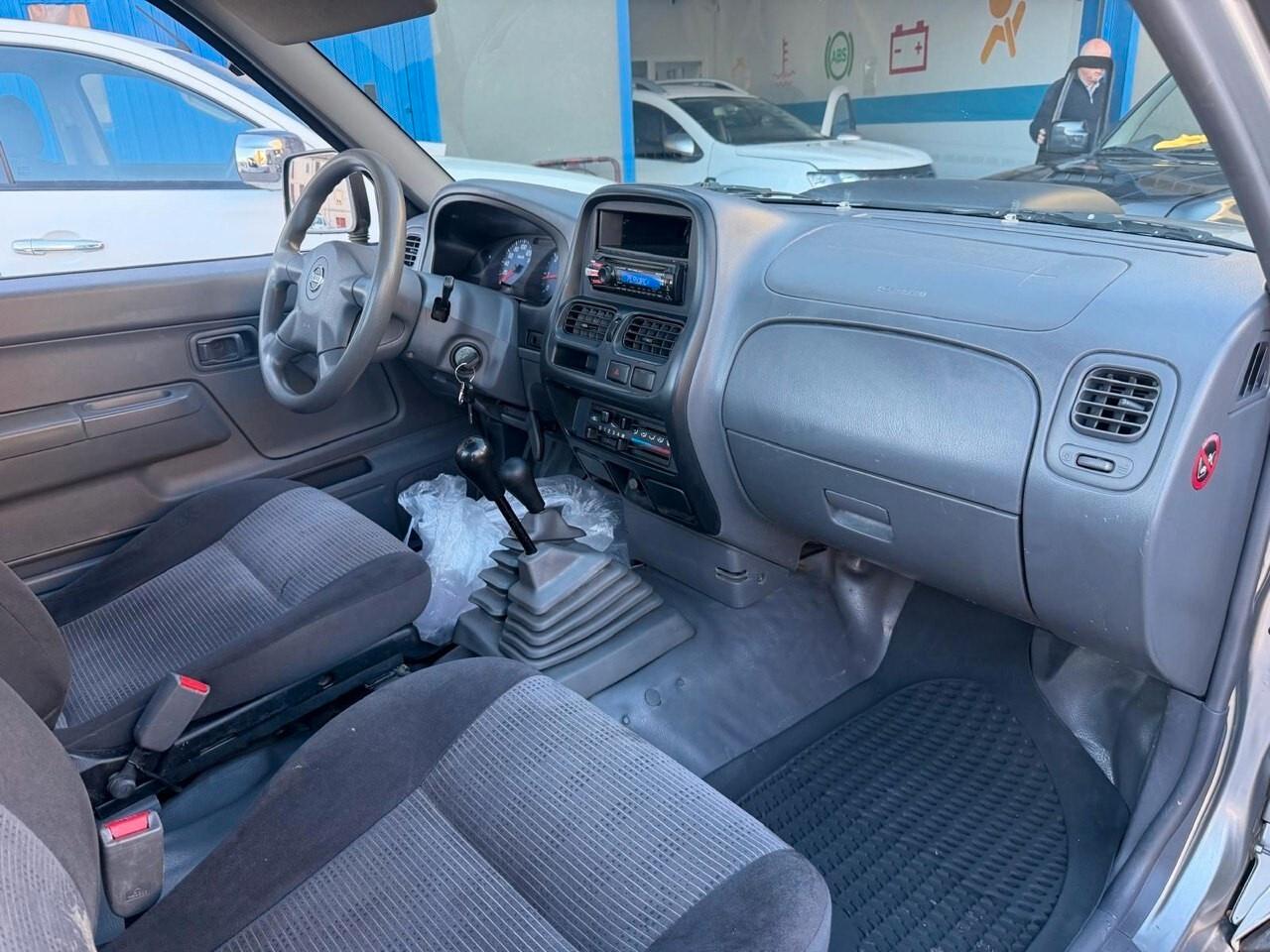 Nissan NP300 2.5 D 2p. King Cab Easy Chassis