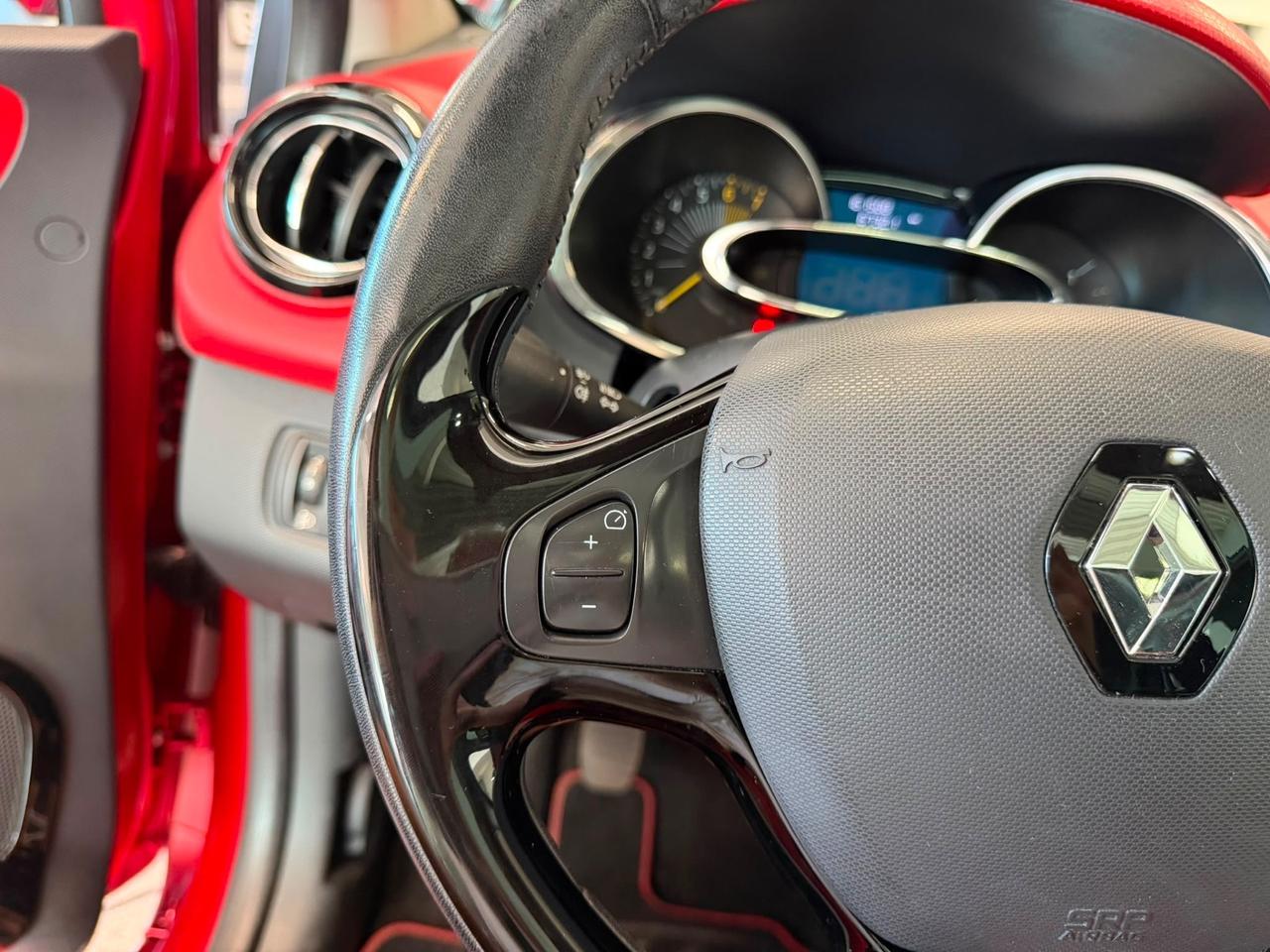 Renault Clio FULL OPTIONAL TETTO PANORAMICO 6690€