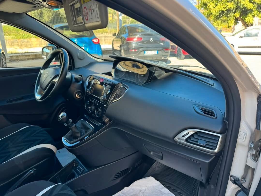 LANCIA YPSILON 1200BENZINA/GPL ECOCHIC UNICO PROPRIETARIO