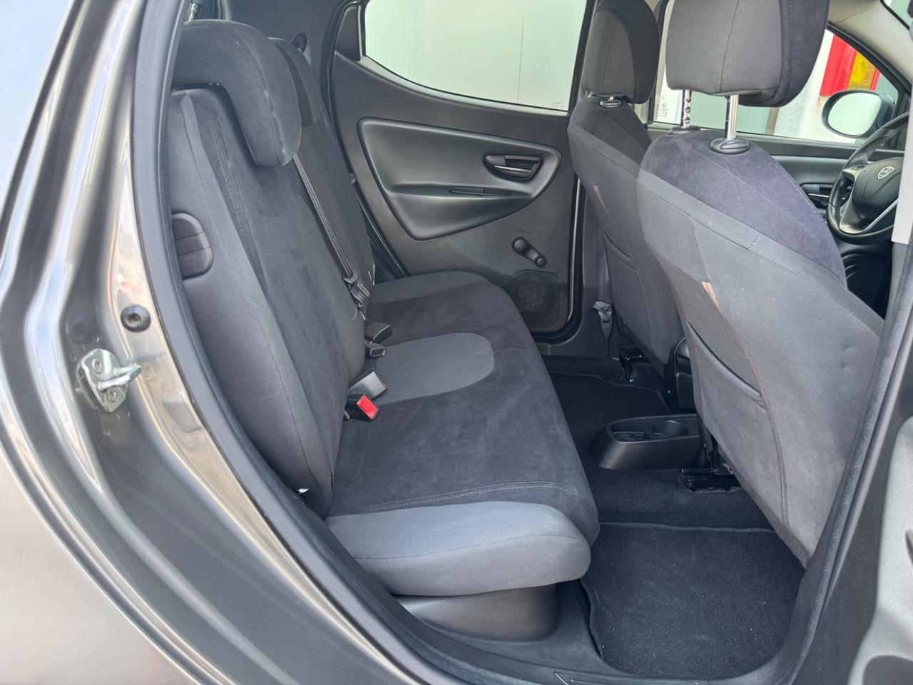 Lancia Ypsilon 1.2 69 CV Silver