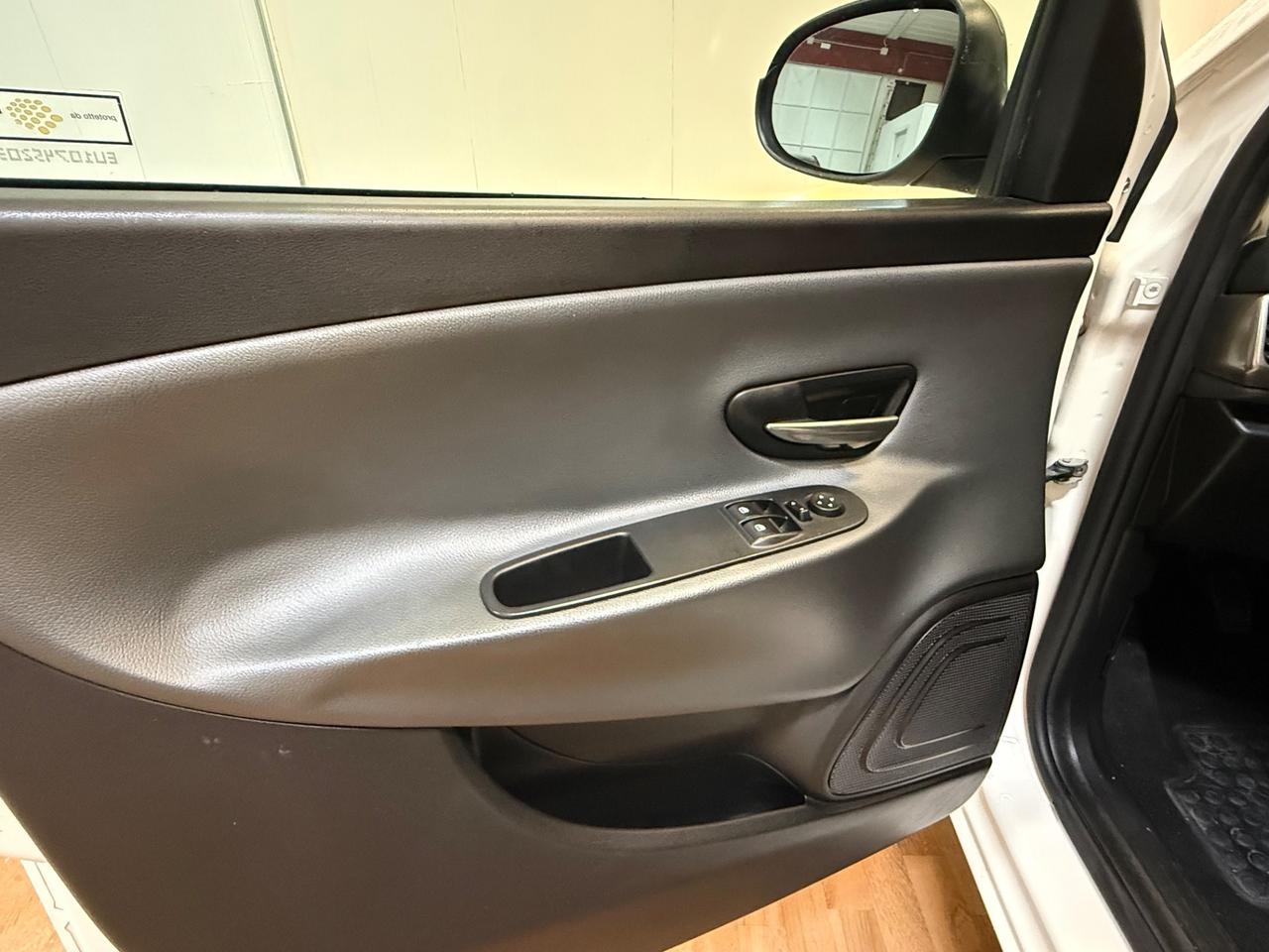 Lancia Ypsilon 0.9 TwinAir 85 CV 5 porte Metano Ecochic Gold